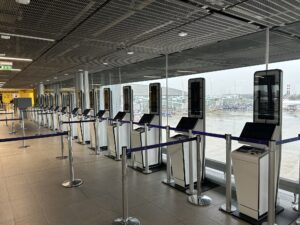 パリのCDG空港EES準備