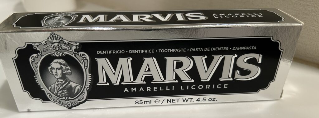 イタリアの歯磨き粉　MRVIS